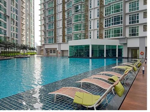 Swimming pool, Central Residence Homestay2 @ Sungai Besi, Kuala Lumpur in Bukit Jalil