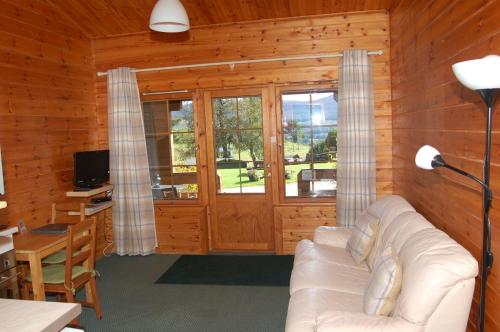 Cosy Rowan woodland lodge no1 in Killin