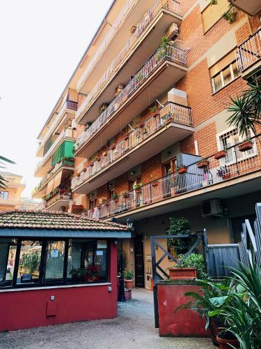 RomAmourHouse - image 5