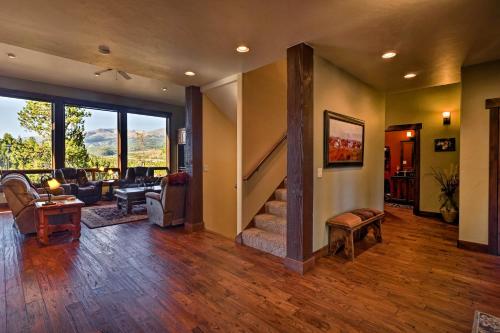 Mountain Retreat with Hot Tub and Game Room! in Breckenridge, USA