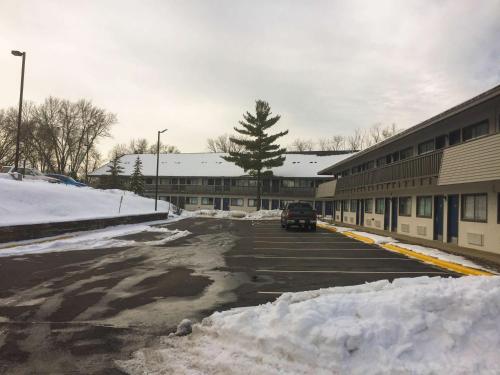 外部景觀, Motel 6 Burnsville, MN in 伯恩斯維爾