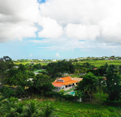 Omgivelser, Uta Houses in Baie-Mahault