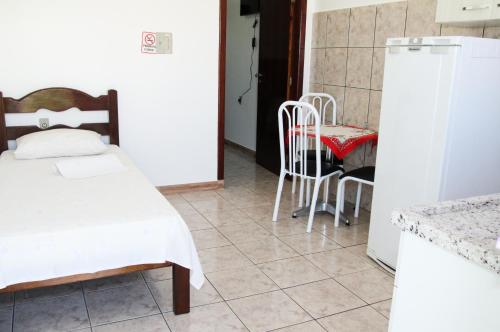 One-Bedroom Apartment image 3