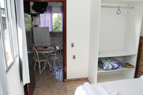 Superior One-Bedroom Apartment image 5