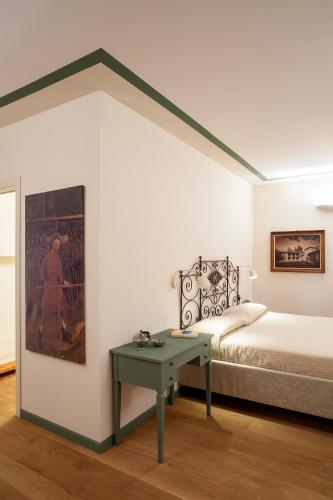 Borromeo Rooms Bed & Living – Vimercate, MD