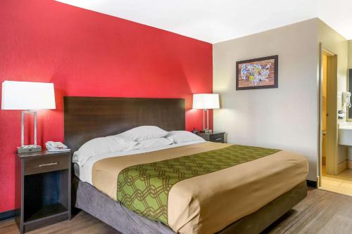 Econo Lodge in Shorewood, USA
