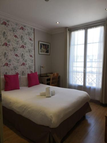 Hotel du Roi Rene near Musée Nissim de Camondo