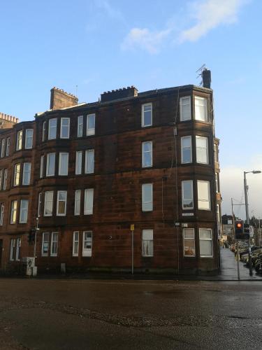 Hampden Glasgow Tenement Flat - image 3