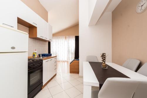 Apartments Danijela 1 - image 10