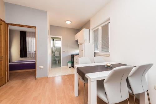 Apartments Danijela 1 - image 3