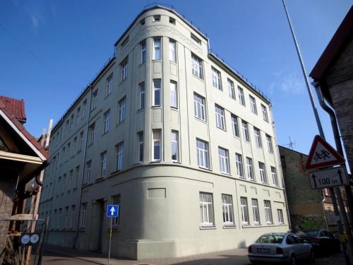 Green Amber Apartment - image 3