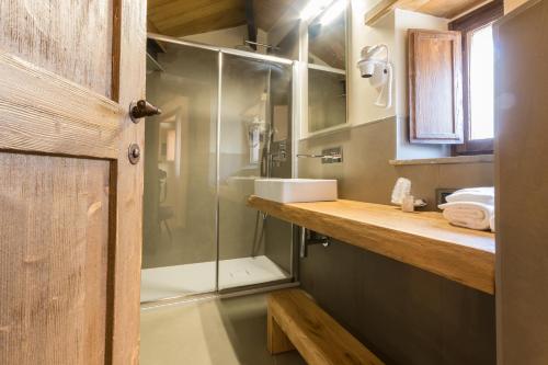 Borgotufi Albergo Diffuso