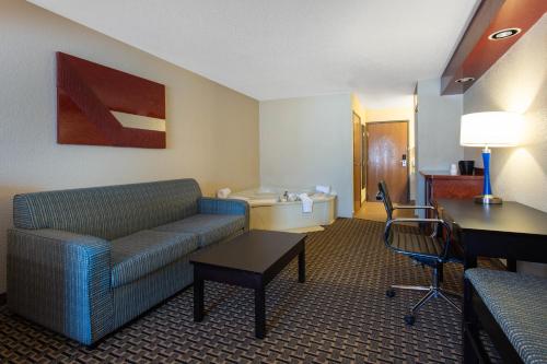 Ramada by Wyndham Glendale Heights/Lombard