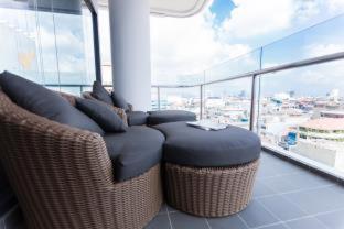 SUN & MOON Urban Hotel near Wat Phnom