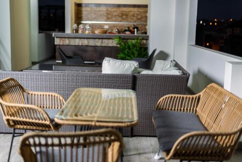 Erkély/terasz, MiniApartamentos GRAN IMPERIAL PREMIUM near Capitán FAP Pedro Canga Rodríguez repülőtér