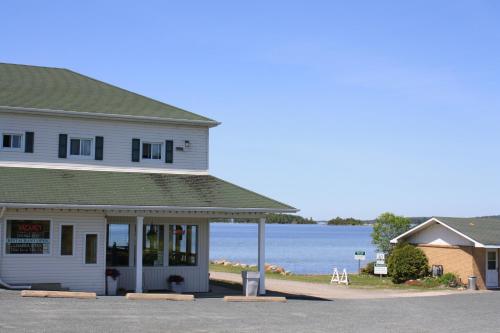 Carolyn Beach Inn