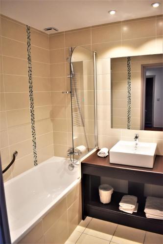 Hotel Corrieu – La Llagonne, KS