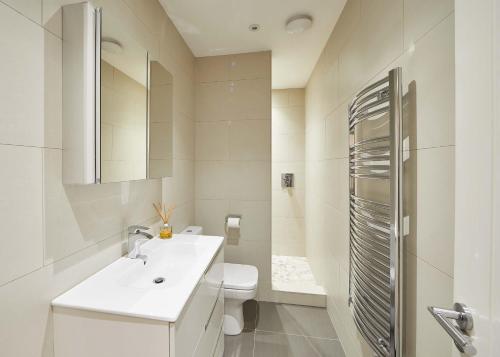Lowcross Cottage - image 3