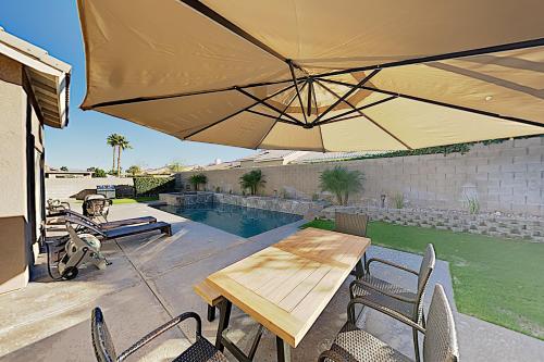 Lavish Home with Pool Hot Tub Game Room home - image 8