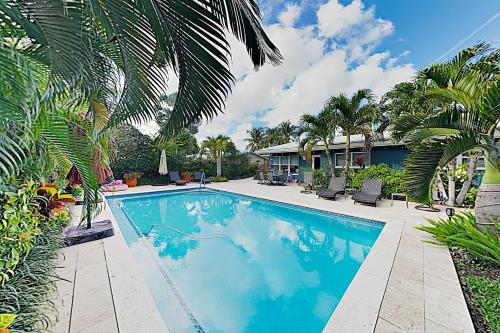 Lush Tropical Retreat with Private Pool - Near Beach home Fort Lauderdale