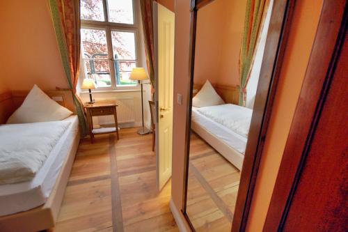 1 twin bed