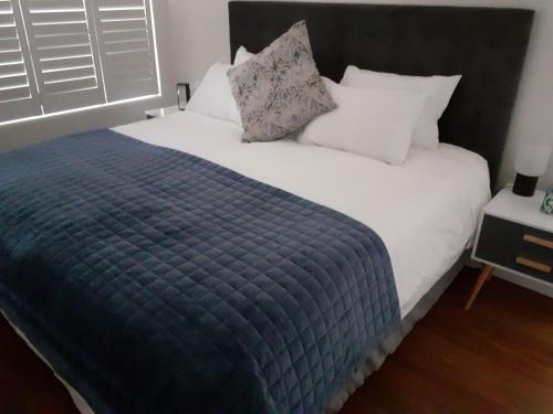 Just Joey Lodge Room Type - Standard Queen Room