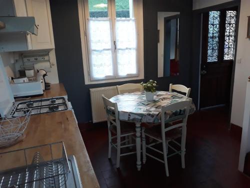 L'escale Arquaise, la maison au jardin fleuri à 5 min de dieppe 7 jours minimum (L'escale Arquaise, la maison au jardin fleuri a 5 min de dieppe 7 jours minimum) in 阿爾克拉巴泰勒