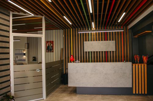 Előcsarnok, Hayat Palas near Erzincani repülőtér