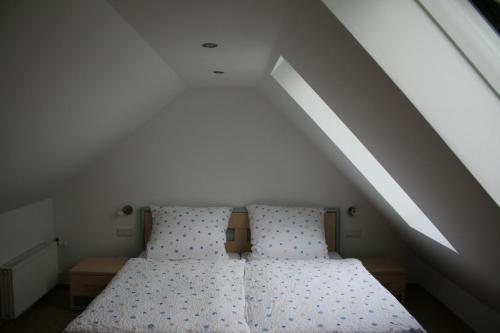Ferienhaus Zur Ennest 499m von Am Birkenstück entfernt