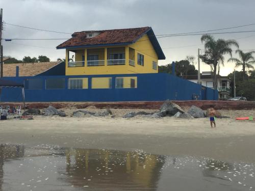 PÉ NA AREIA apartamento térreo