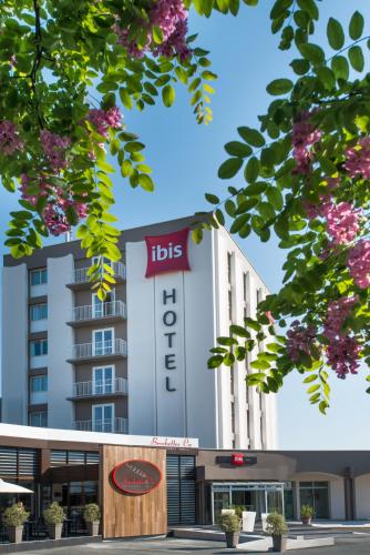 ทัศนียภาพภายนอกโรงแรม, ไอบิส โชเลต์ (ibis Cholet) in โชเลต์