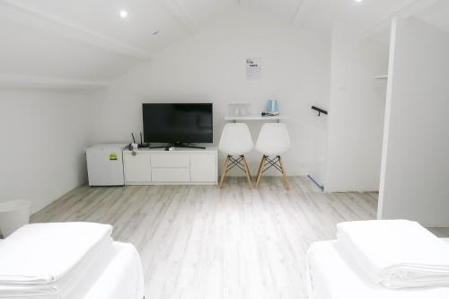 Executive Suite image 5