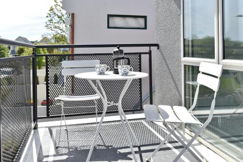 City Haven - 4BR for Families & Friends Secure Parking - image 3