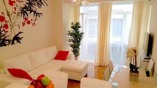 One-Bedroom Suite image 3