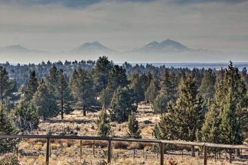 Grand Cabin with Hot Tub and Views - 3 Miles to Hiking - image 5