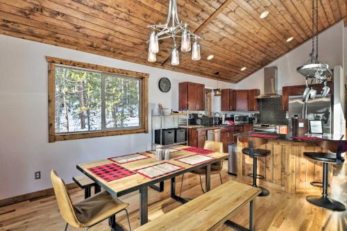 Luxury Mountain Getaway in Fairplay with Deck! in Fairplay, USA
