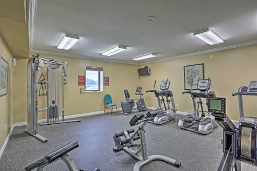Sands Beach Club Condo just 8 Miles to Family Fun! - image 12