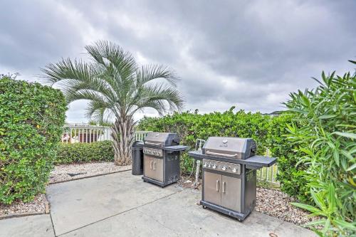 Sands Beach Club Condo just 8 Miles to Family Fun!