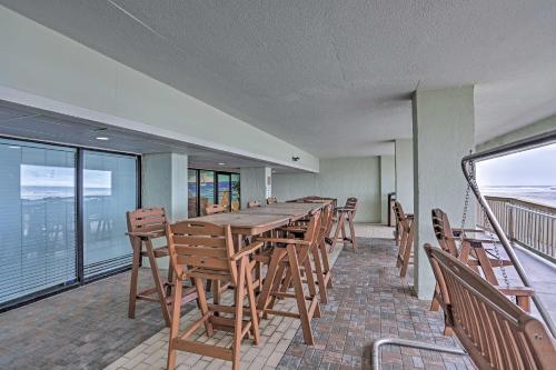 Sands Beach Club Condo just 8 Miles to Family Fun! - main image