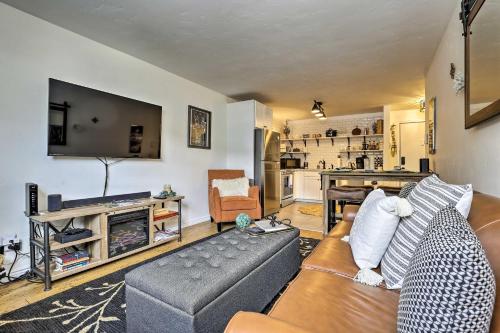 Chic Mountain Condo - 3 Mi to Beaver Creek Resort! - image 3