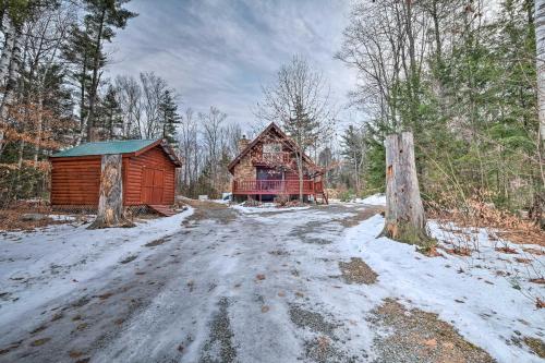 Secluded Johnsburg Outdoor Oasis - Private Hot Tub