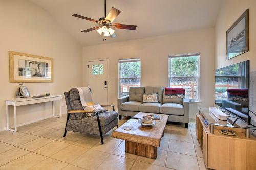 Pet-Friendly Home quarter Mi to Canyon Lk and Boat Ramp - image 9