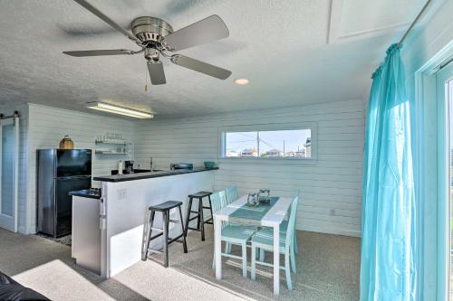 Open-Concept Cottage Less Than 1 Mi to Beach!