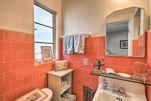 Family Home with Mtn Views - Walk to Old Town! - image 3