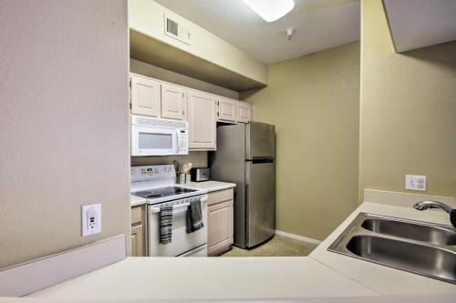Condo with Pool Access, 5 Mi to Tempe Diablo Stadium, Tempe (zdjęcie 8)