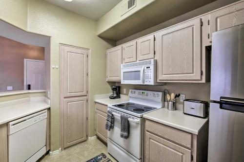 Condo with Pool Access, 5 Mi to Tempe Diablo Stadium, Tempe (zdjęcie 10)