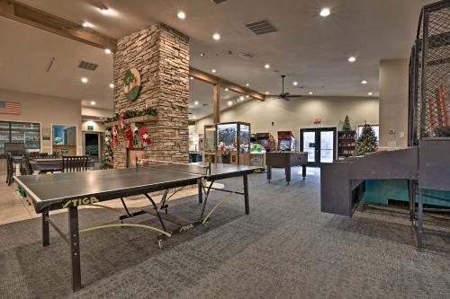 Updated Condo 3 Mi to Branson Landing Resort Pool