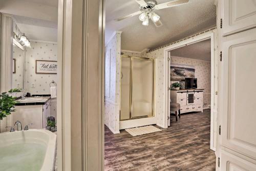 Broken Bow Home 2 Mi to Beavers Bend State Park Broken Bow Home 2 Mi to Beavers Bend State Park