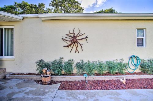Pompano Beach Retreat 1 Mi to Oceanfront Fun - main image