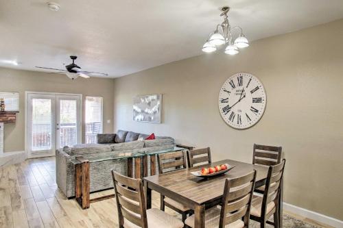 Condo with Pool about 1 Mi to Old Town Scottsdale! - image 4